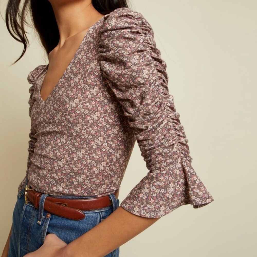 Nation LTD Silvia Ruched Flounce V-Neck Top in Little House Ditsy Floral SZ XS